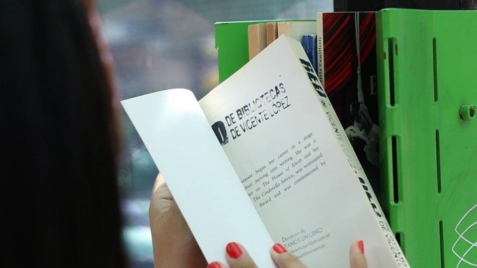Libro donado por Leamos un Libro a bibliotecas de Vicente López